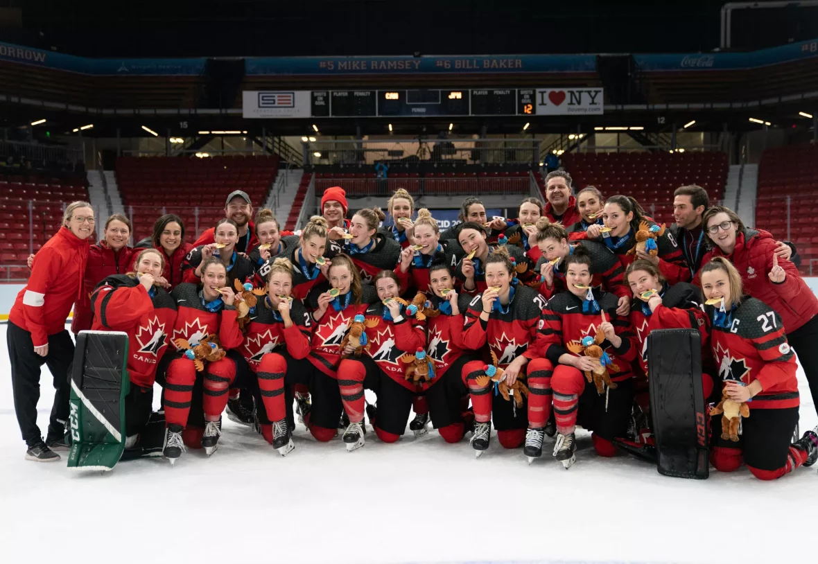 Canada back on top in women's hockey - FISU