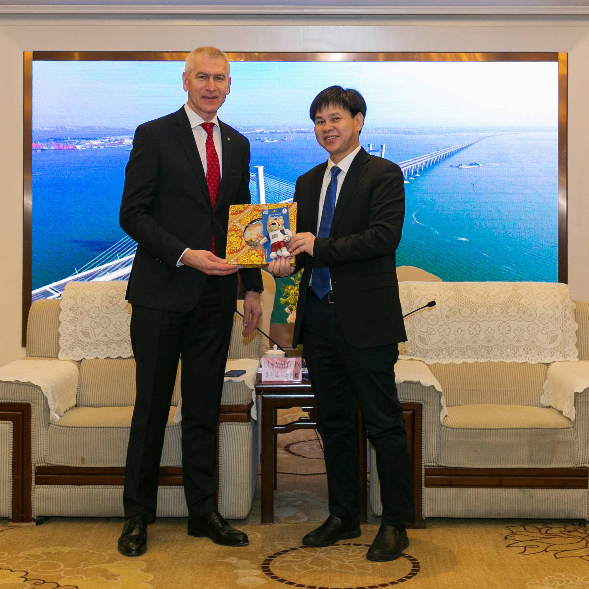 FISU President with Zhang Wenxian, the Mayor of Jinjiang