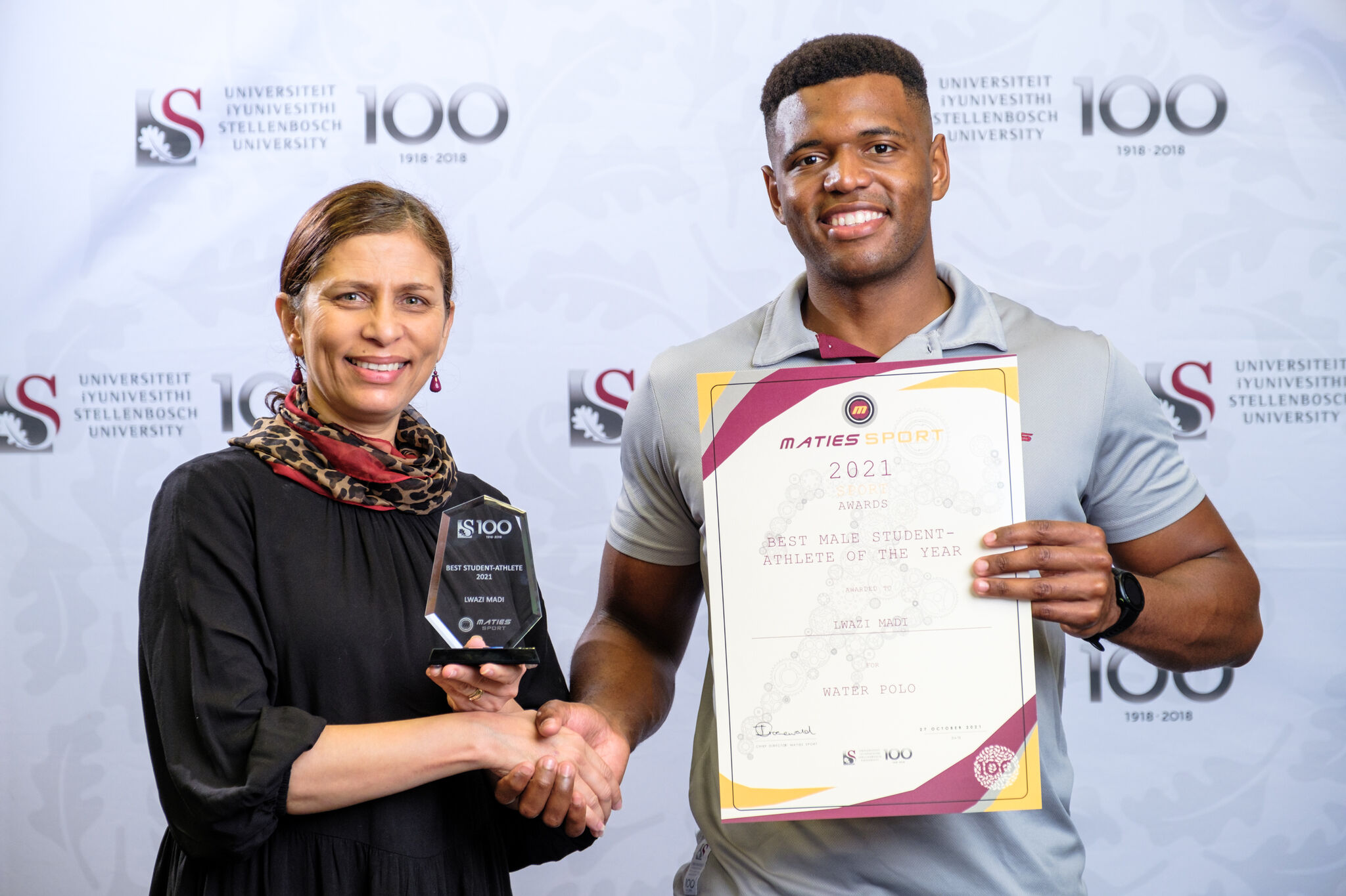 Lwazi Madi with Chief Director Ilhaam Groenewald aftering winning Maties Sportsman of the Year 2021