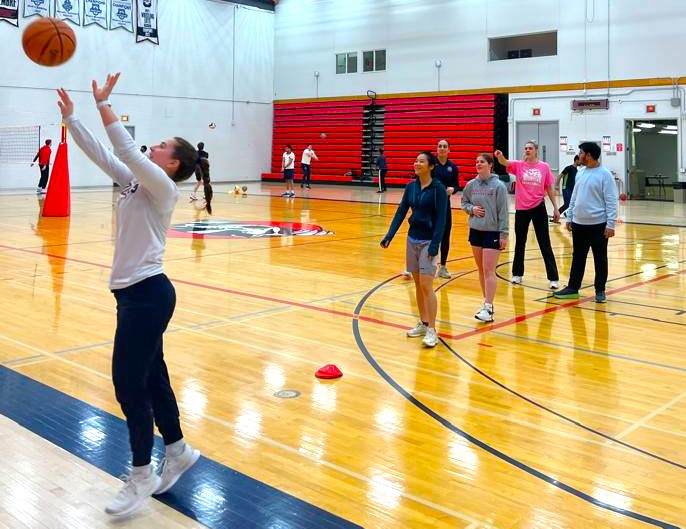 El Proyecto Estudiantil Embajador de FISU invita a miembros de la comunidad a vivir el deporte